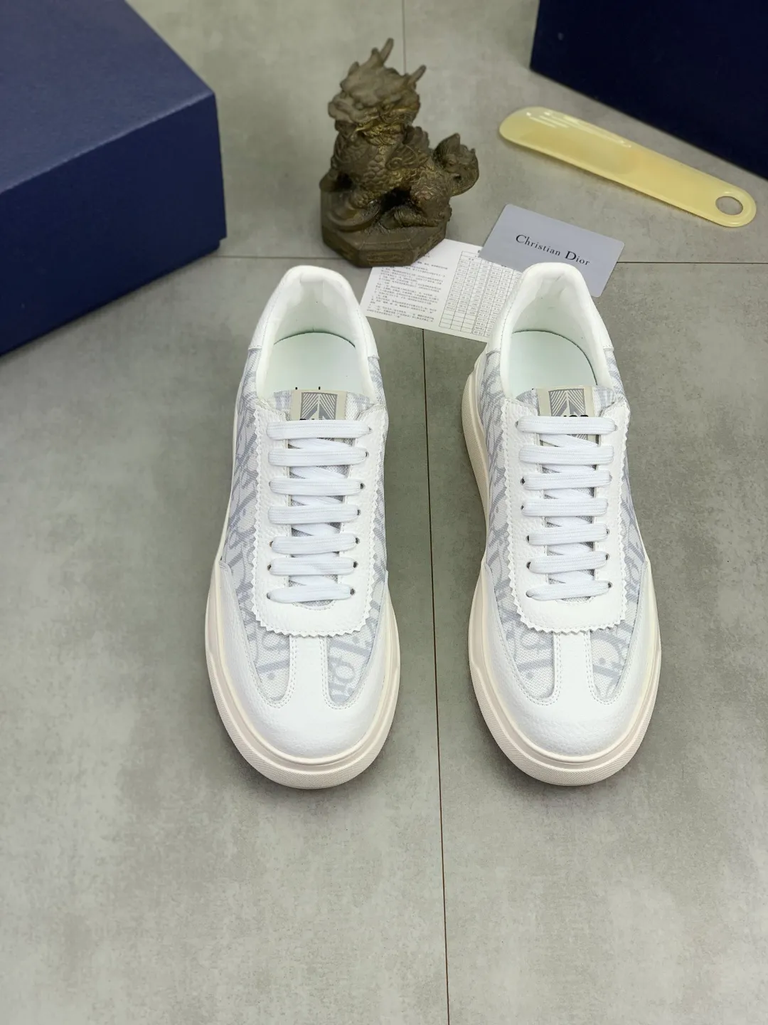 Men's men's shoes P420💰[New style]🆘[Dior] Dior original lace-up low-top men's shoes Classic casual shoes 🔥This model is the official classic model with high quality and made by famous original designers. It is made of high-quality cowhide with original materials➕comfortable and breathable mesh lining➕pigskin insole. The perfect last shape and generous and fashionable design have attracted many consumers and are suitable for drivers to drive🚗. What you want is the best quality in the market. Color: 4️⃣Color Code number: 38--44 (45 customized)